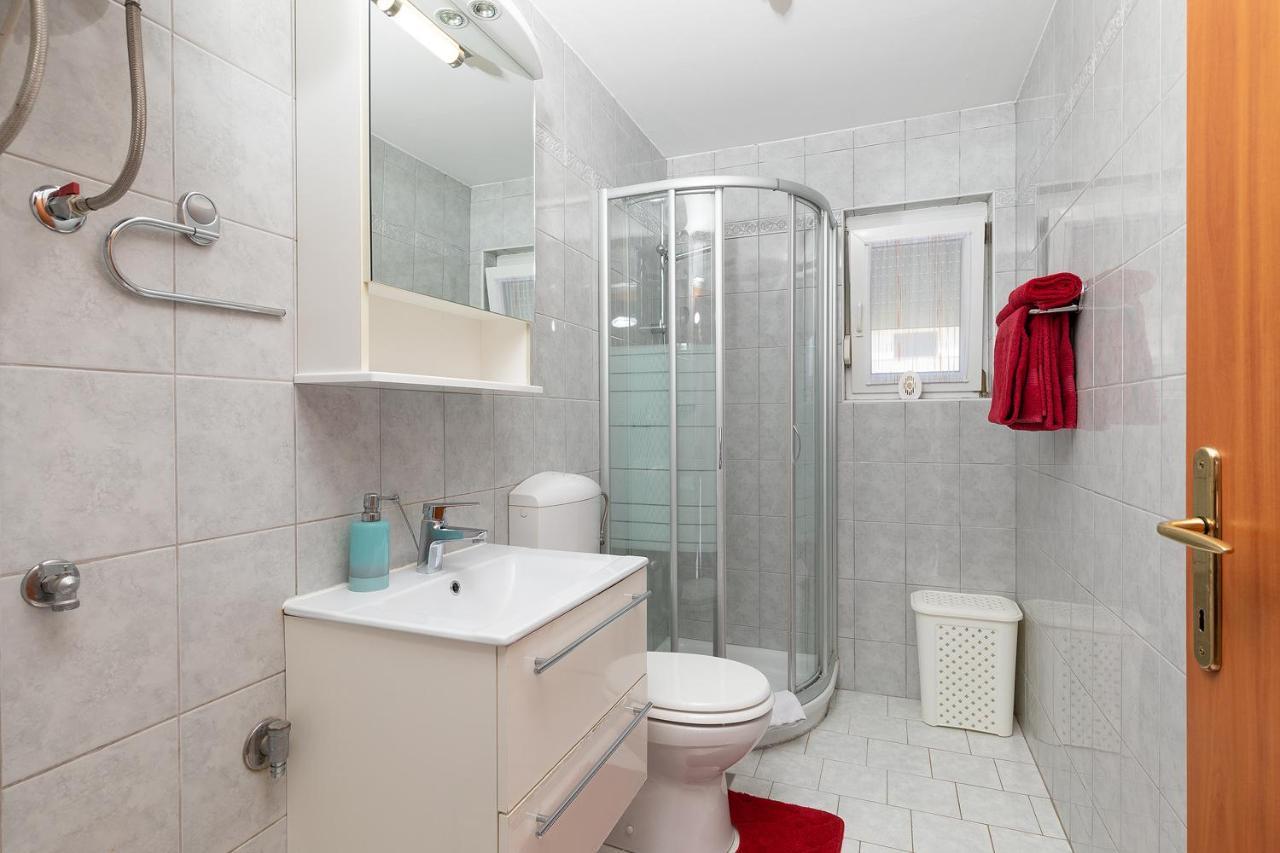 Apartmani Dujmovic Medulin Exterior foto
